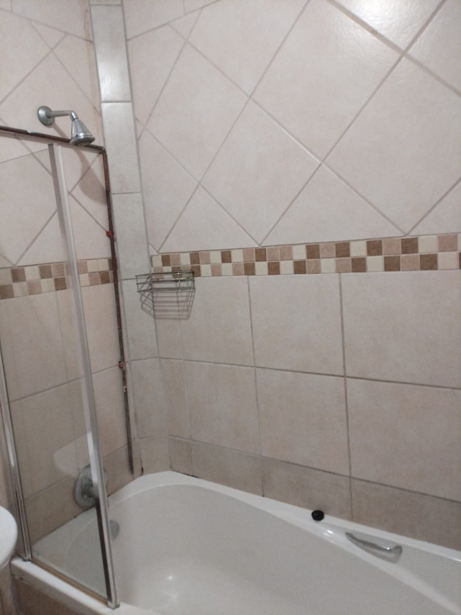 1 Bedroom Property for Sale in Port Elizabeth Central Eastern Cape